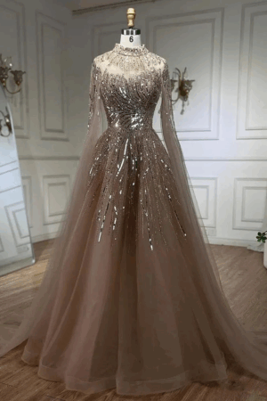 فستان سهرة فخم بلون الكراميل الدافئ، بقصة A‑Line أنيقة تنسدل برشاقة.